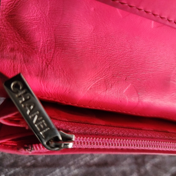 2 PIECES of CHANEL Cambon Signature Long Leather Wallet and Key Holder - Picture 4 of 8